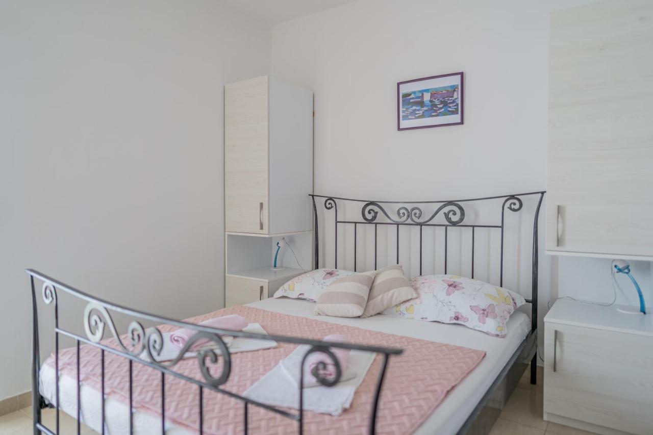 Guesthouse Kamarin Pomena Εξωτερικό φωτογραφία