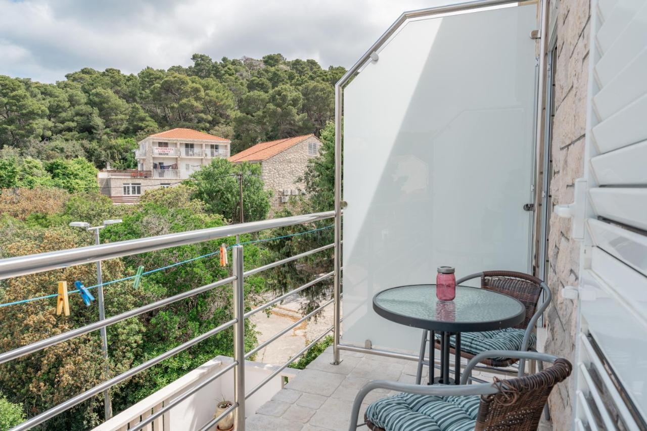 Guesthouse Kamarin Pomena Εξωτερικό φωτογραφία