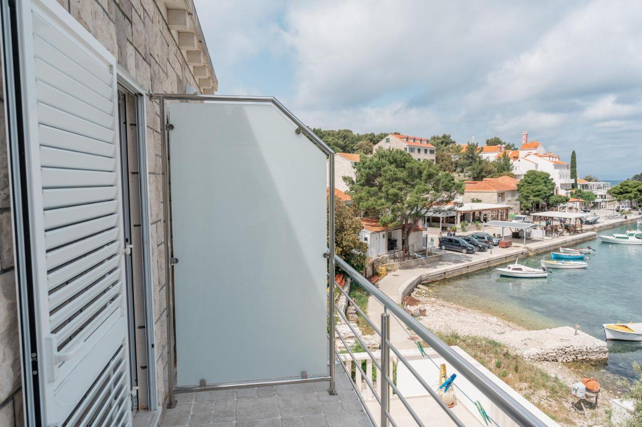 Guesthouse Kamarin Pomena Εξωτερικό φωτογραφία